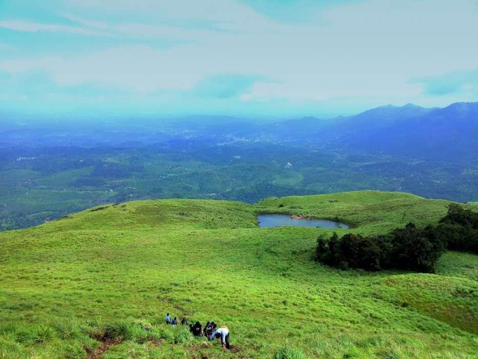 Wayanad Gate Resort Манантавади Экстерьер фото