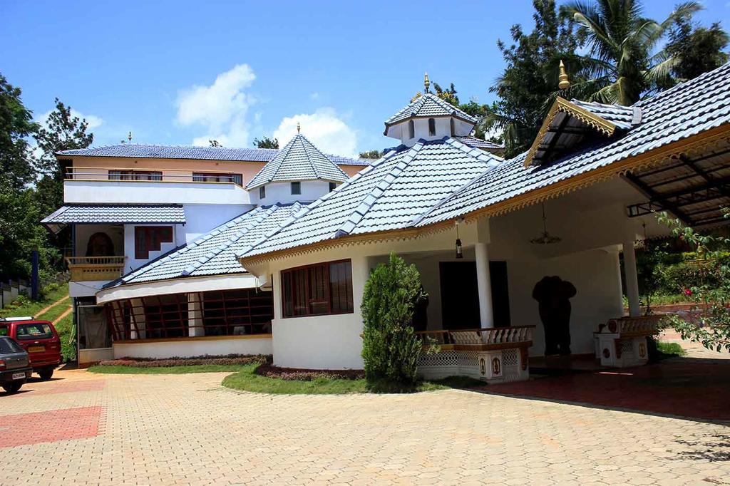 Wayanad Gate Resort Манантавади Экстерьер фото